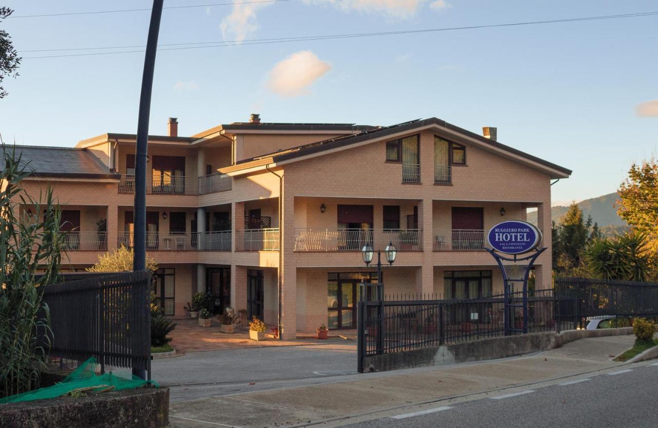 Ruggiero Park Hotel Vallo della Lucania Dış mekan fotoğraf