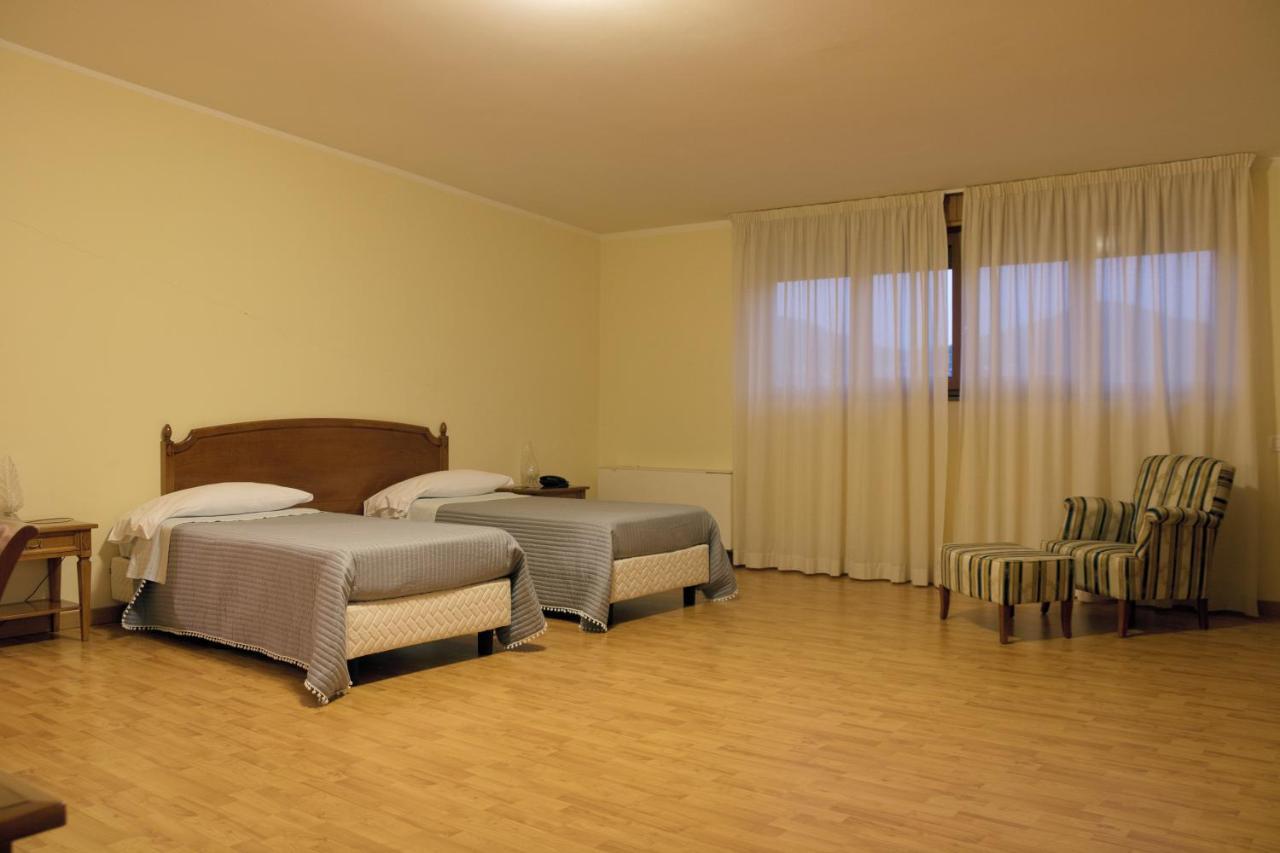 Ruggiero Park Hotel Vallo della Lucania Dış mekan fotoğraf