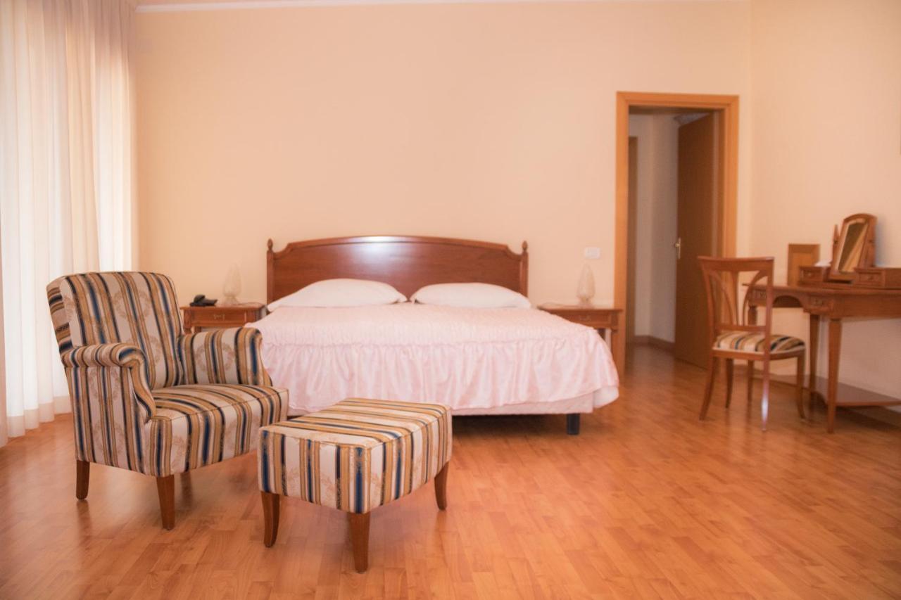 Ruggiero Park Hotel Vallo della Lucania Dış mekan fotoğraf
