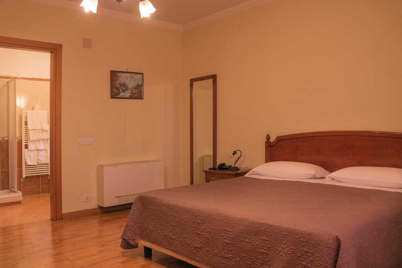 Ruggiero Park Hotel Vallo della Lucania Dış mekan fotoğraf