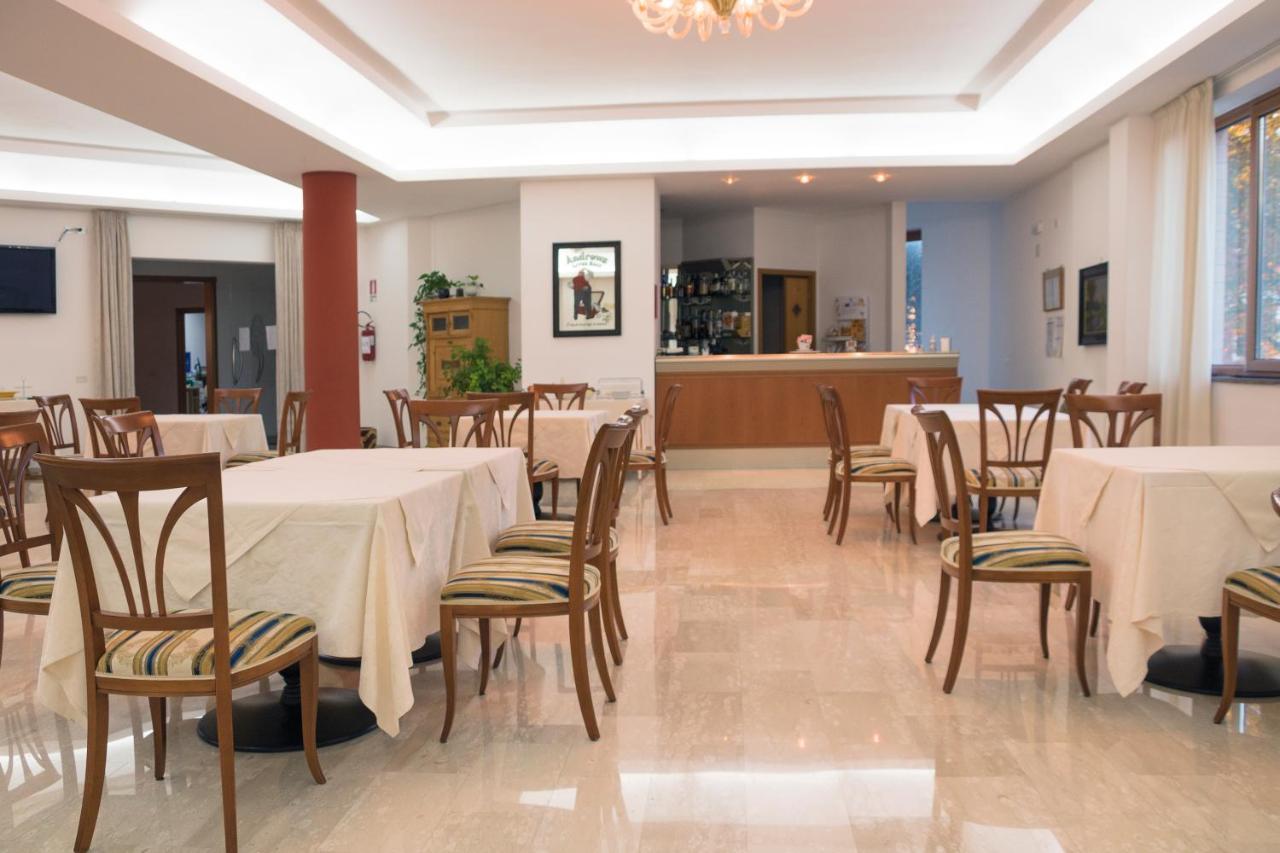 Ruggiero Park Hotel Vallo della Lucania Dış mekan fotoğraf